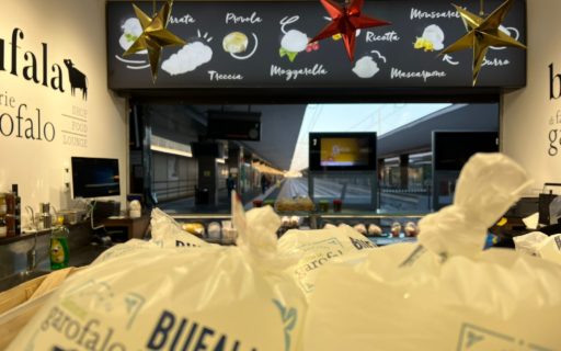 Porte (ri)aperte allo store della Stazione di Napoli